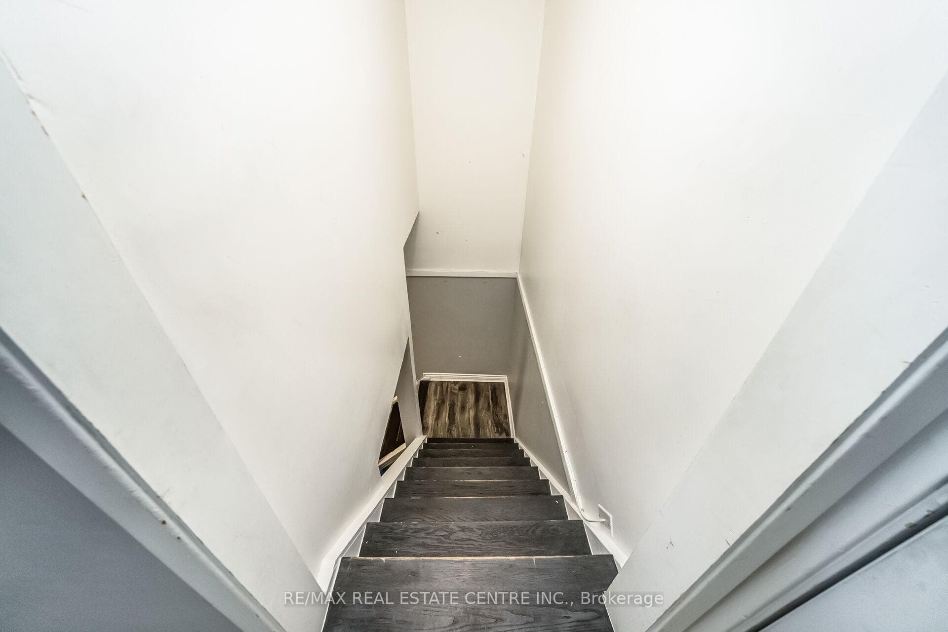 9 Watson Crescent photo 29