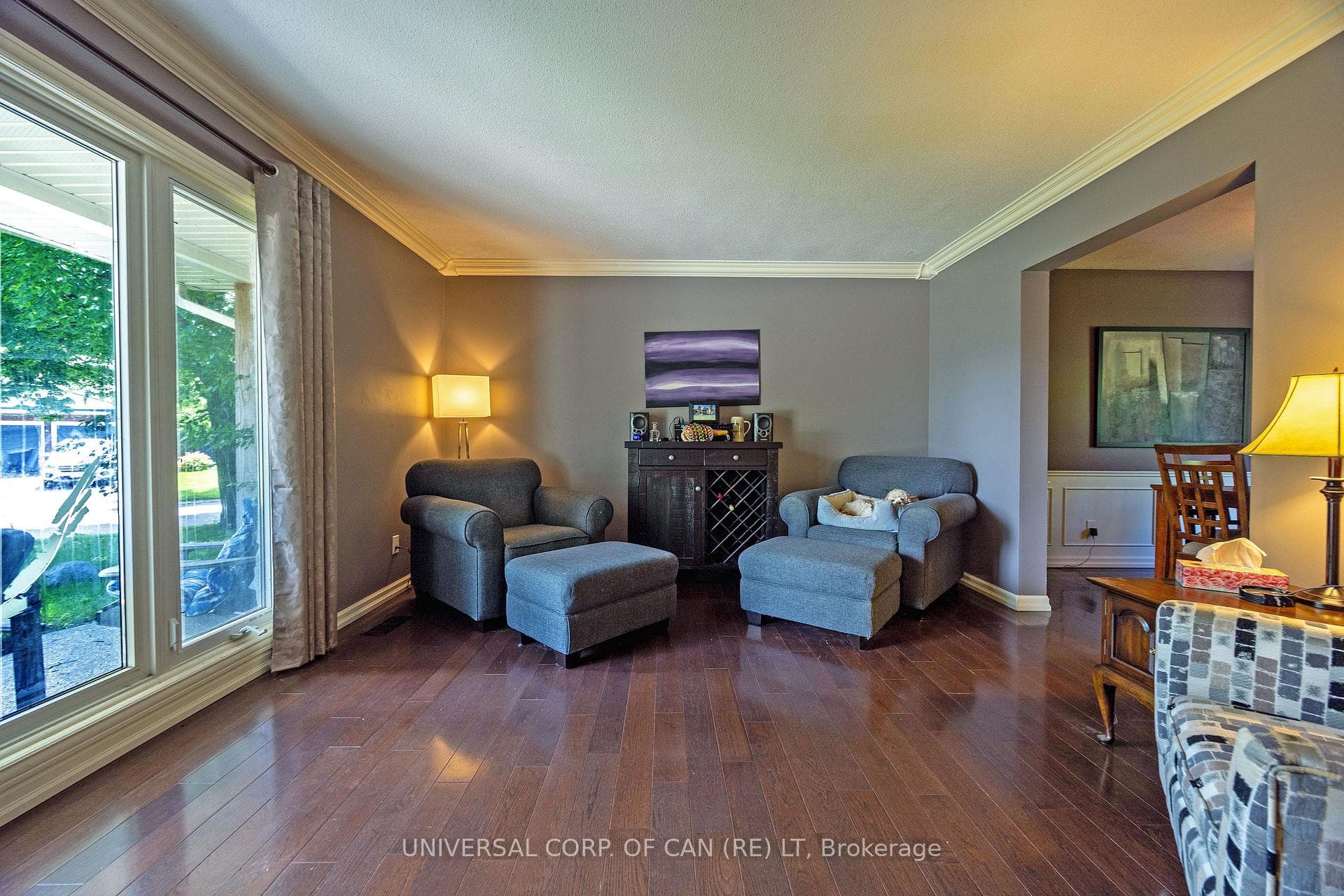 136 Hillsmount Crescent photo 9