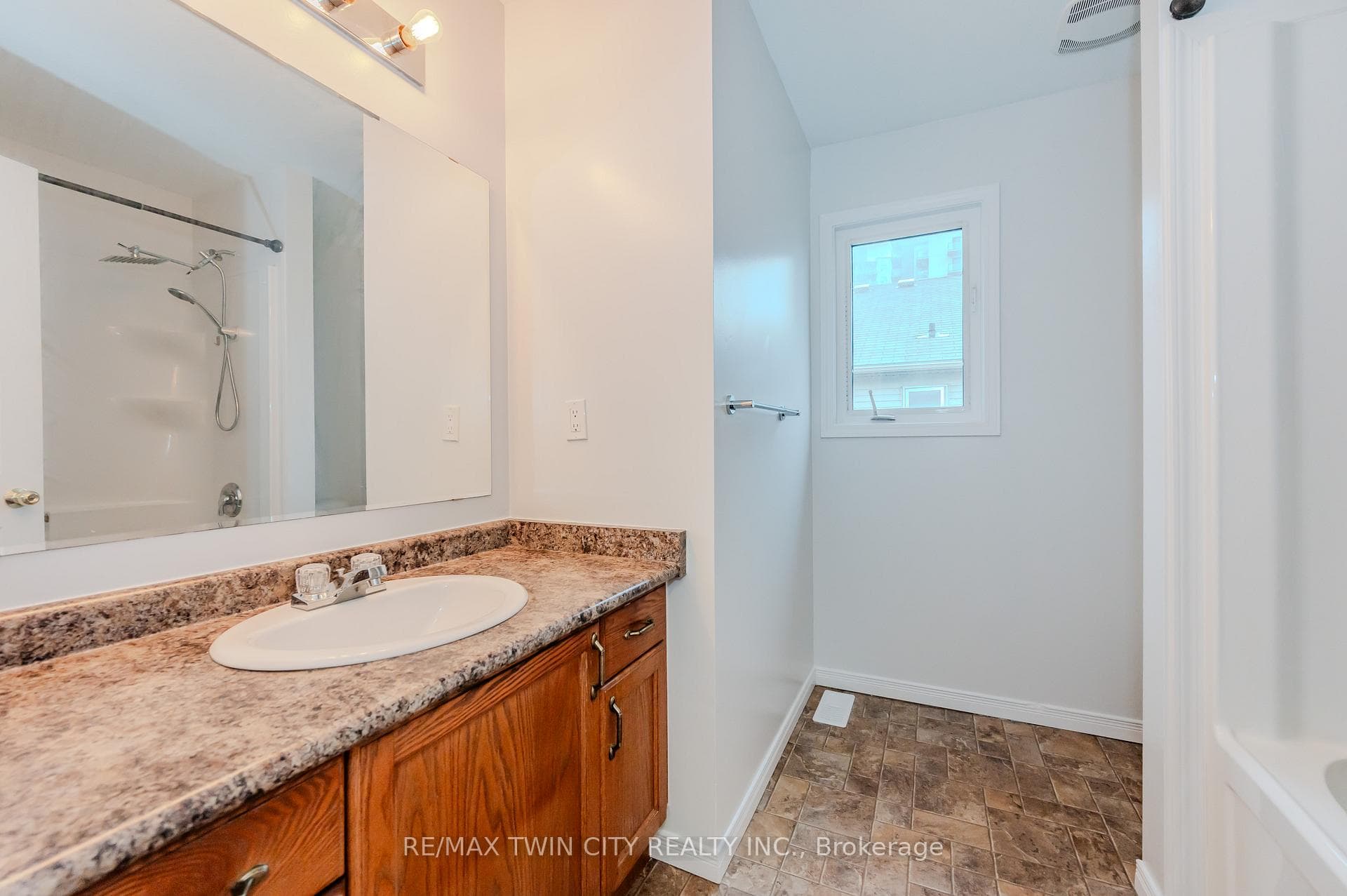 240 Westmeadow Drive Unit 6B photo 22