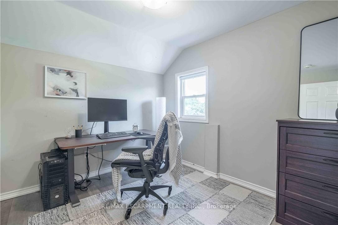 195 Wood Street photo 15