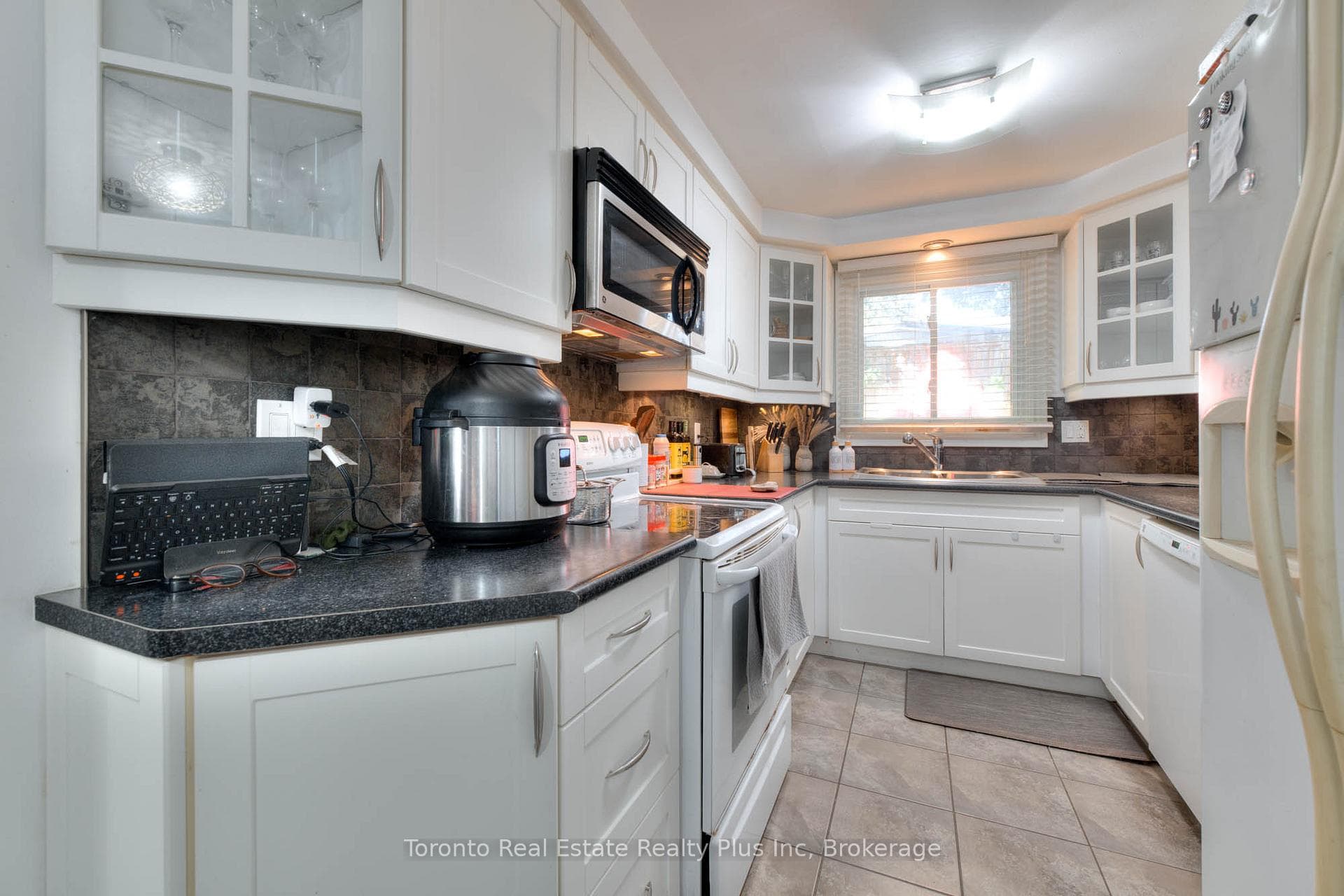 62 Greendale Crescent photo 15