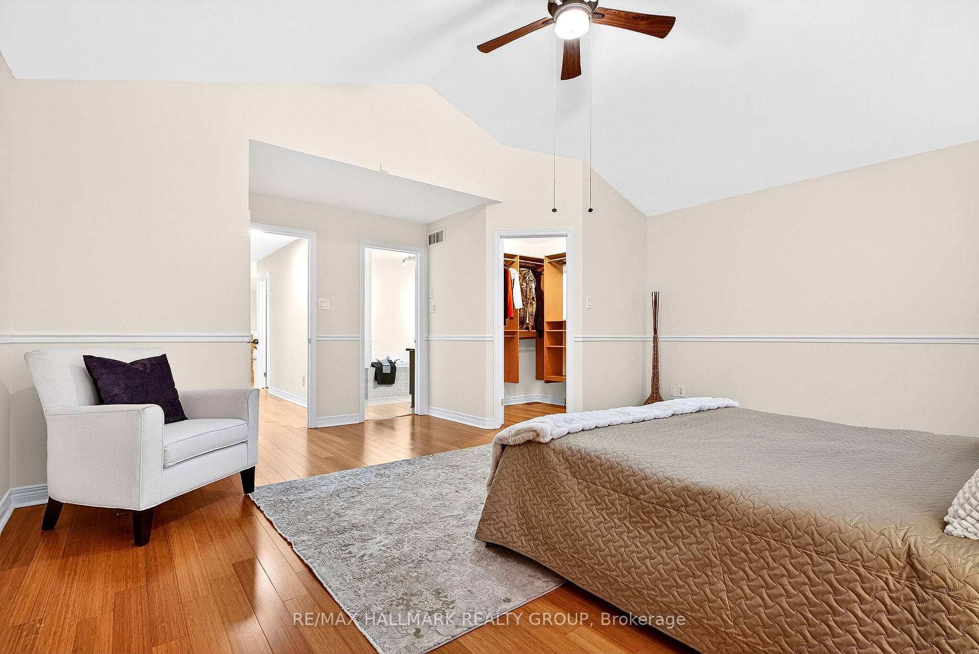 143 Borealis Crescent photo 24