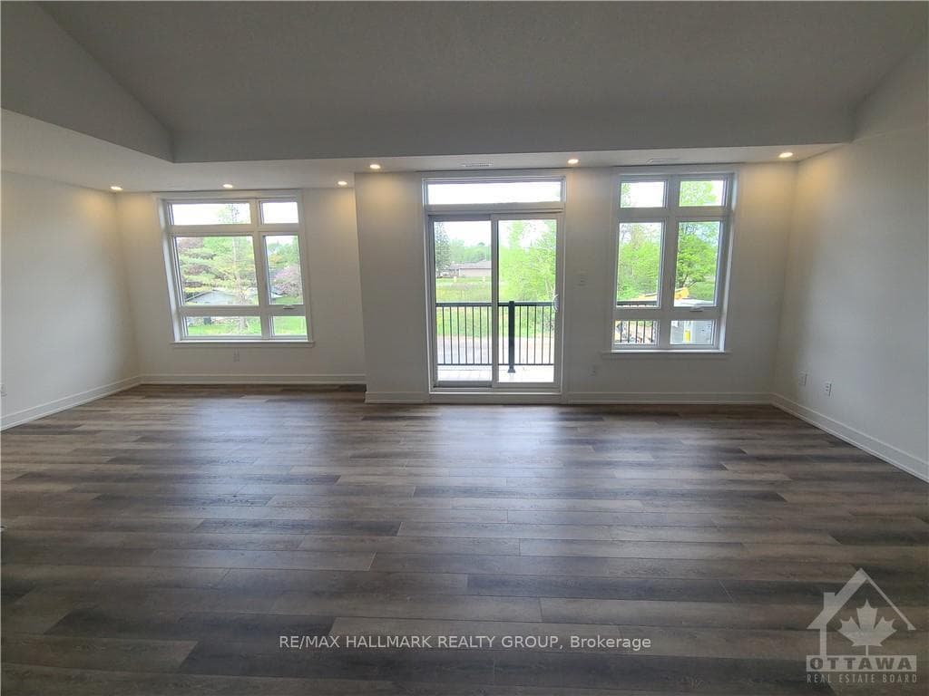 390 ROLLING MEADOWS Crescent Unit C photo 11
