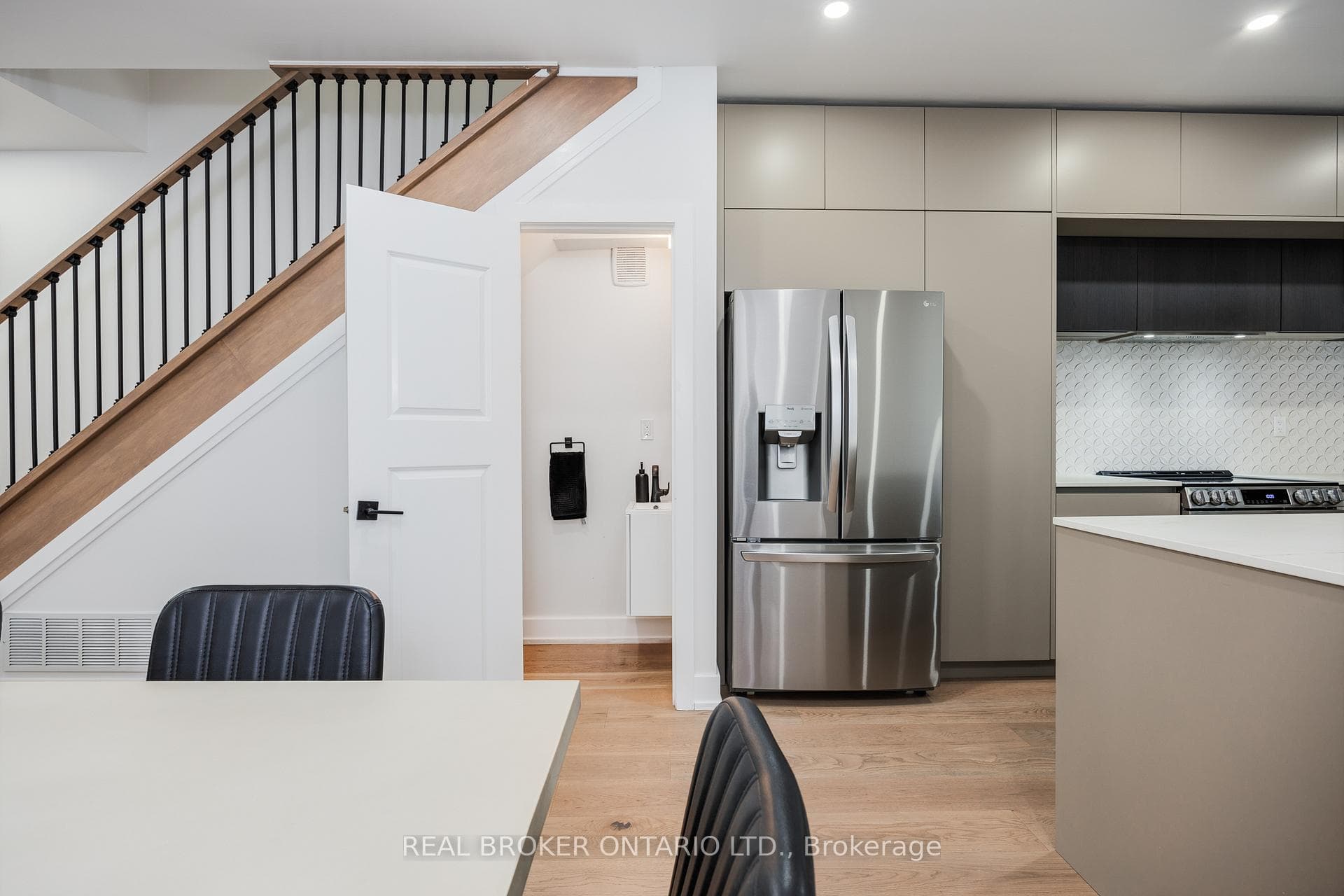 6 Edna Avenue photo 19