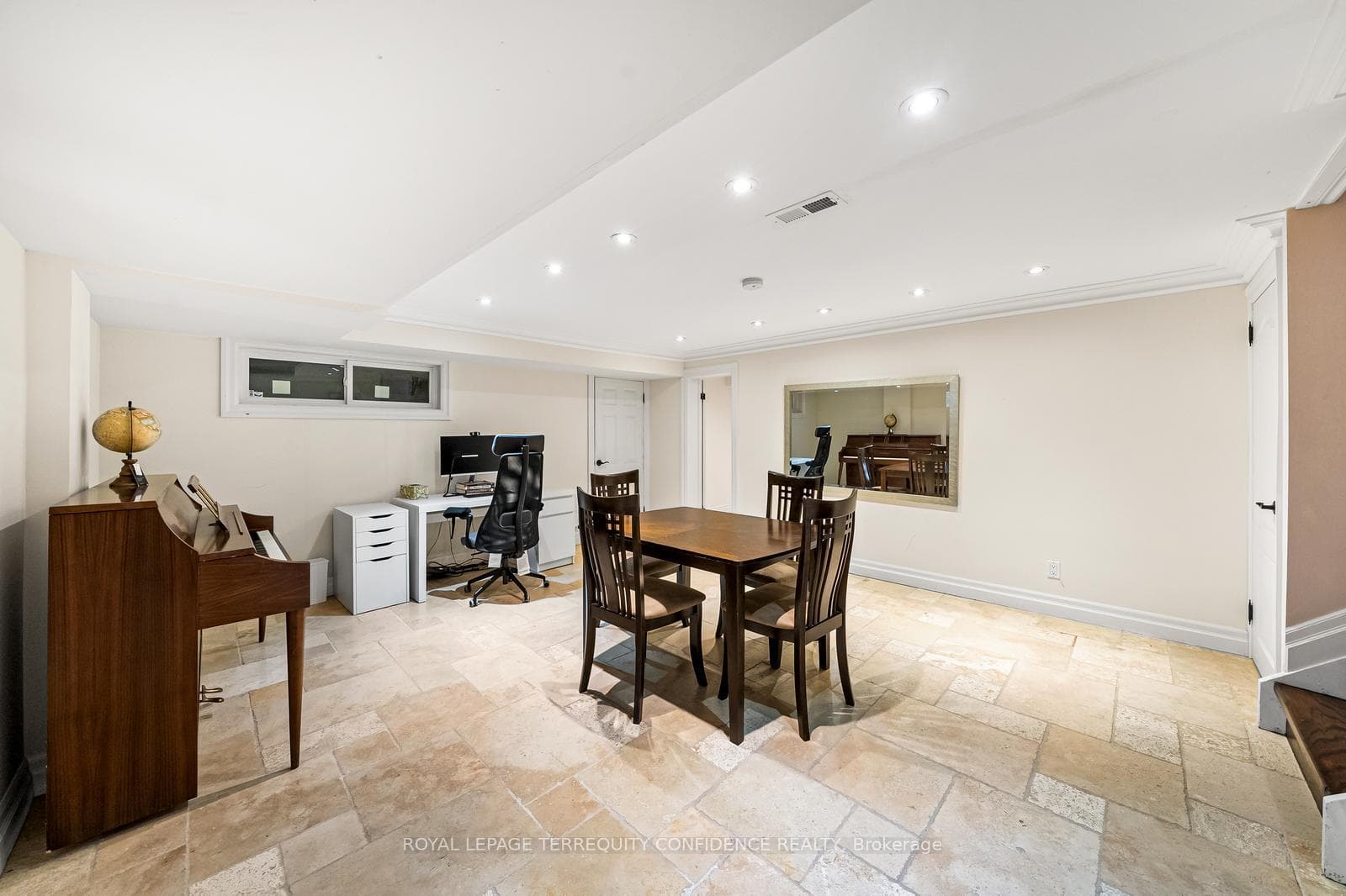 58 Burbank Drive photo 27