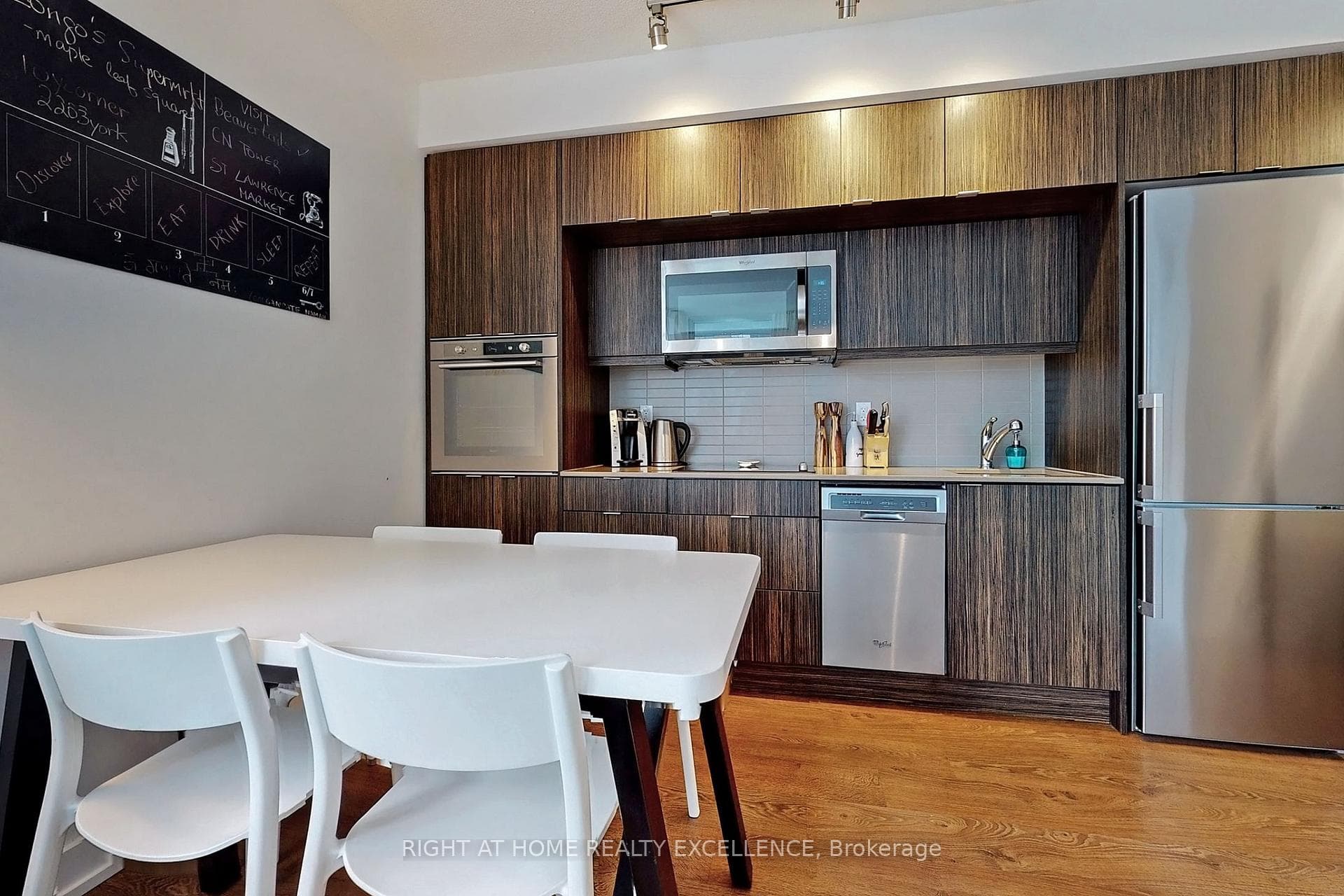 10 York Street Unit 2203 photo 18