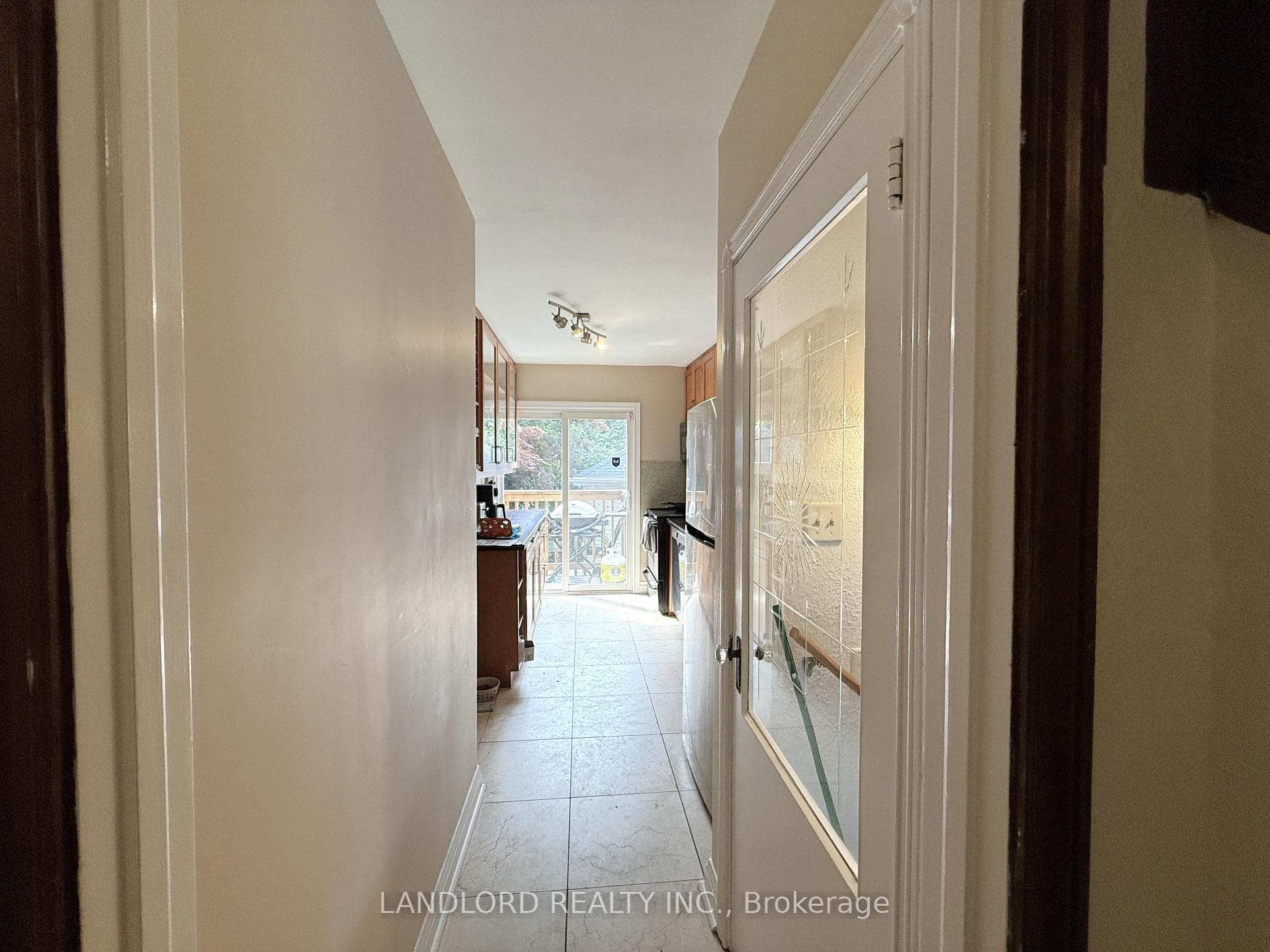 1 Thursfield Crescent photo 6
