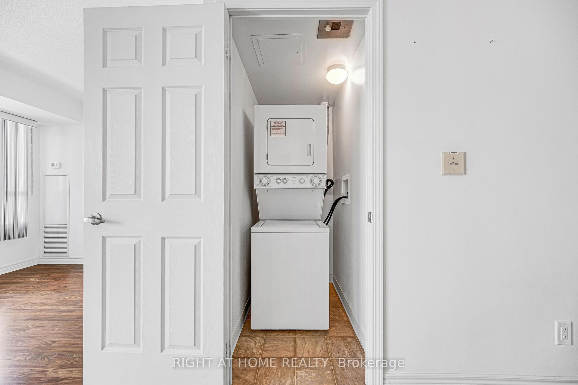 208 Enfield Place Unit #2902 photo 7
