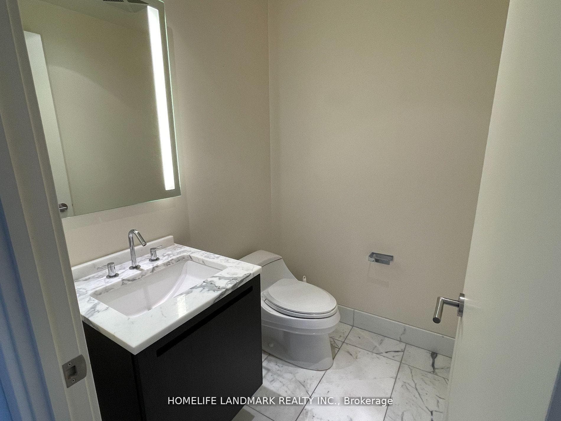 180 University Avenue Unit 3801 photo 3