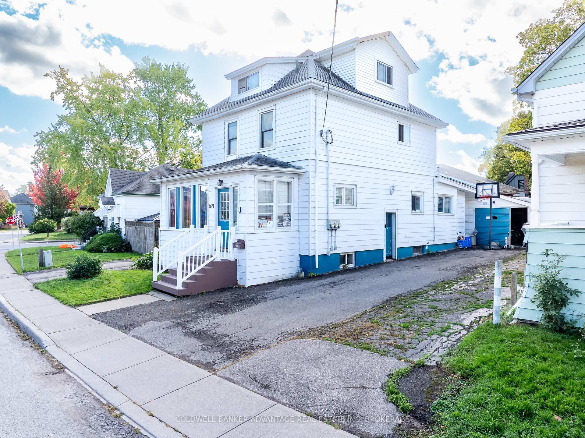 4674 Ryerson Crescent photo 1
