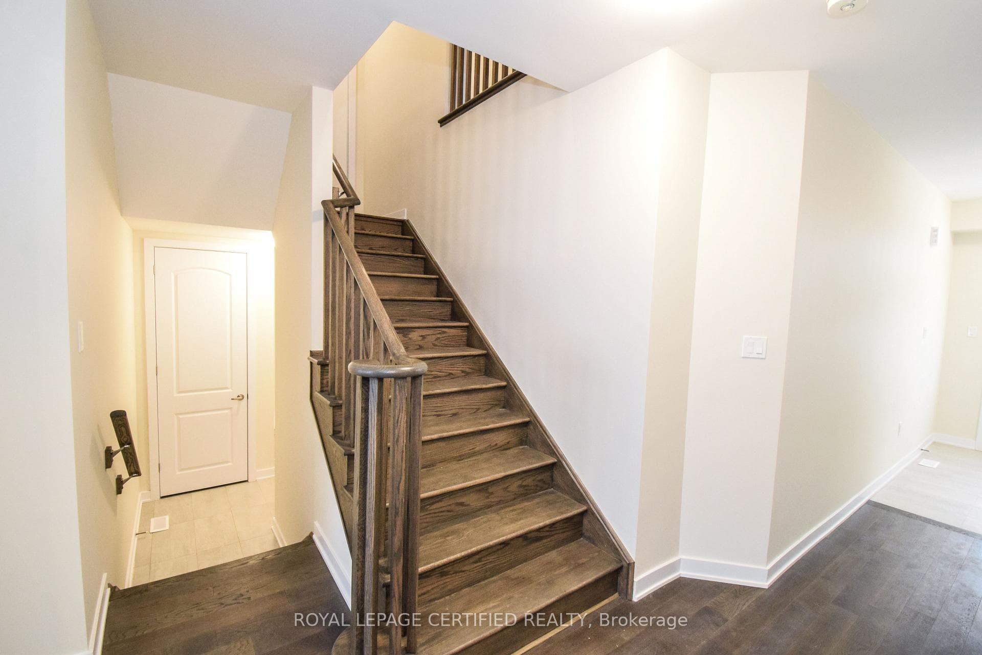 22 stern Drive photo 21