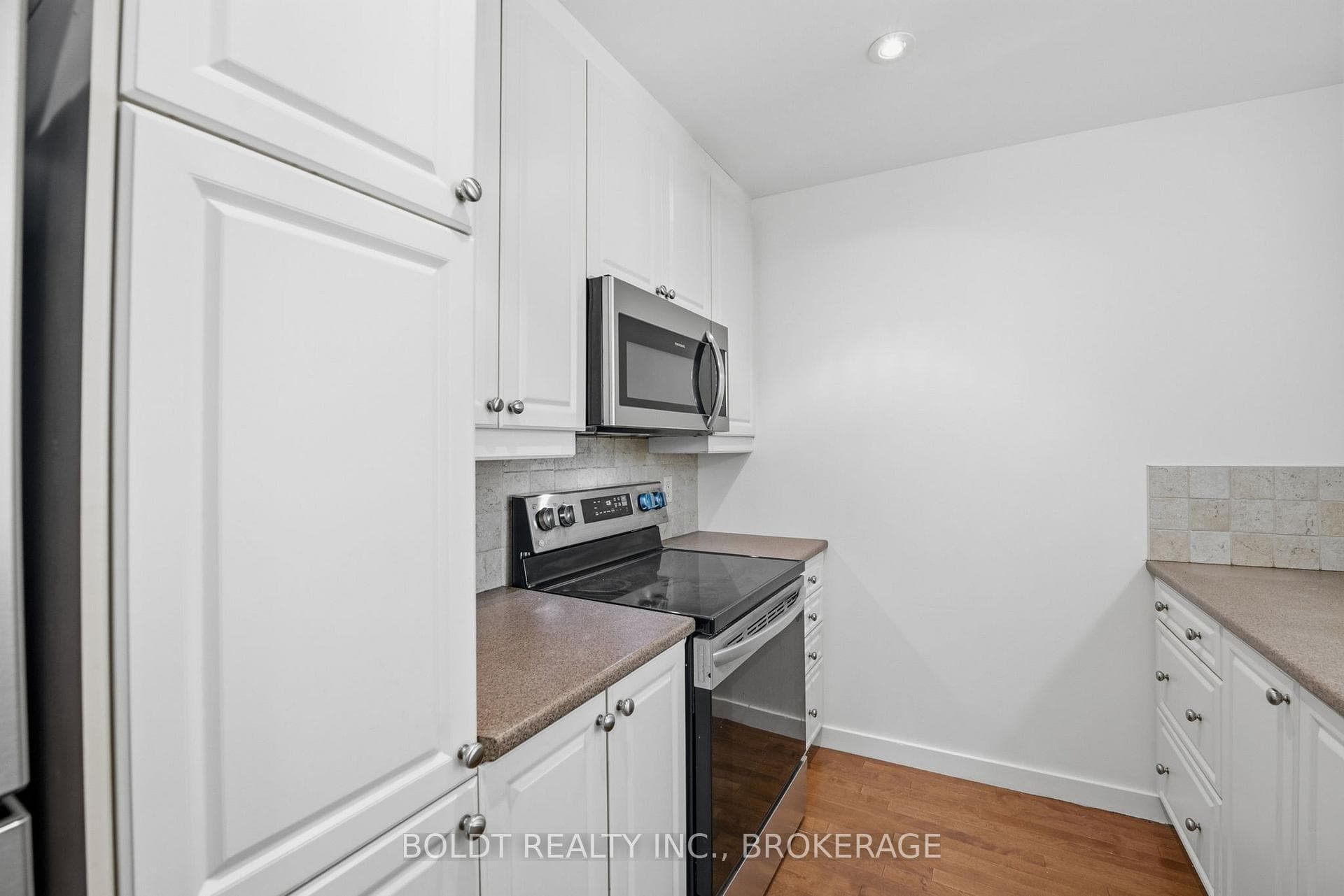 49 ONTARIO Street Unit 8 photo 11