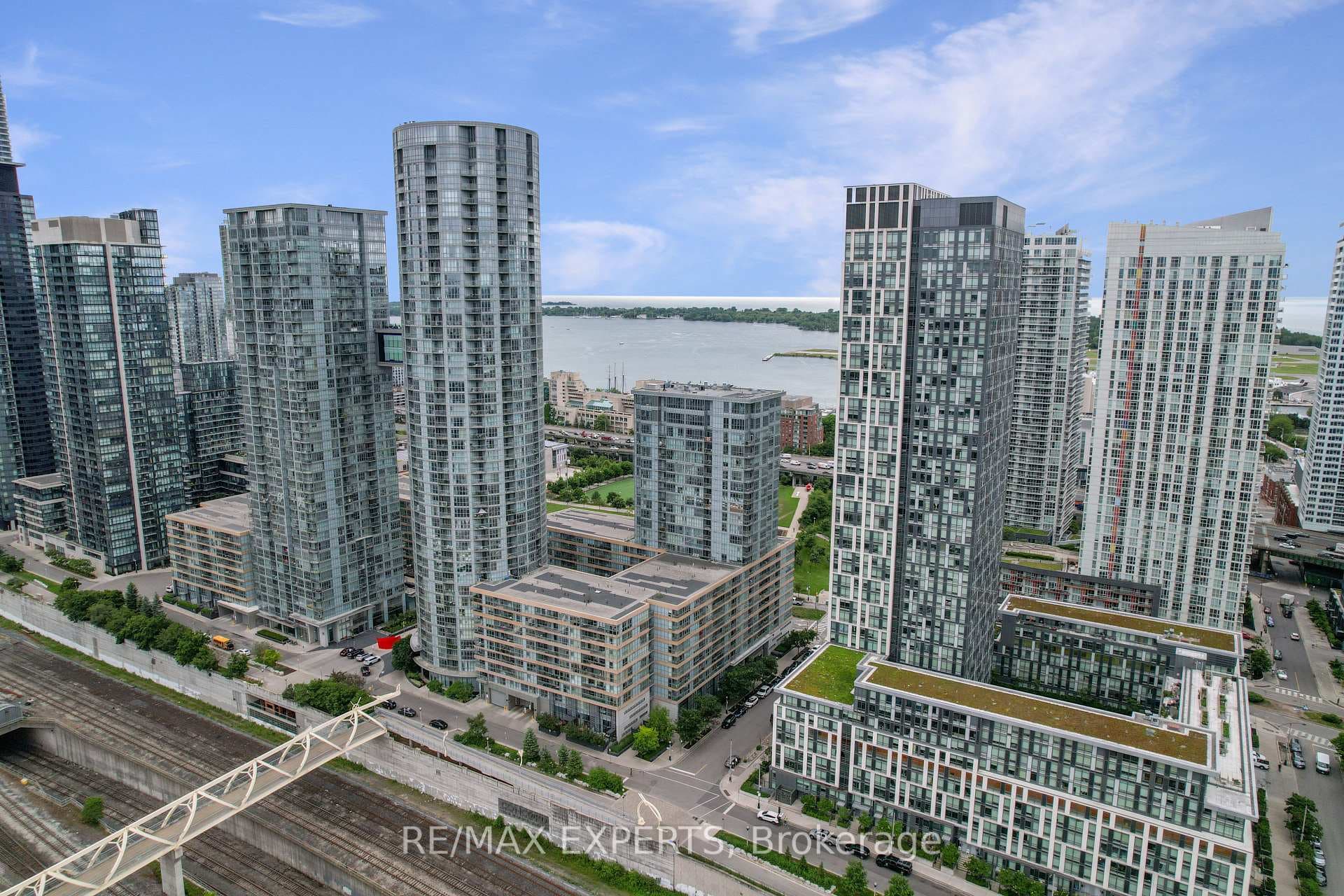 151 Dan Leckie Way Unit 1505 photo 2
