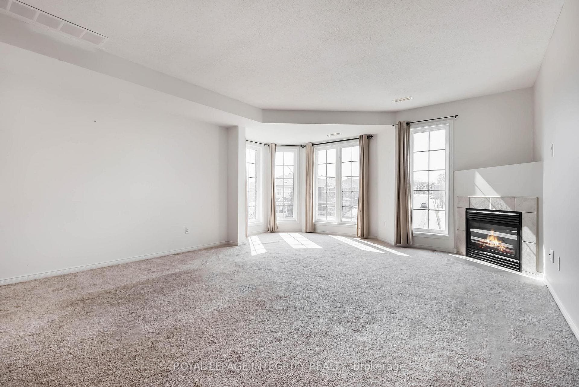 888 LONGFIELDS Drive photo 12