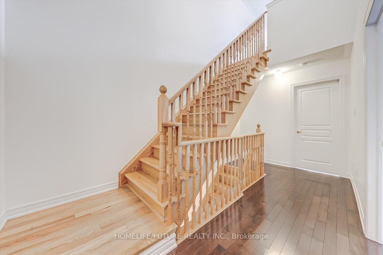 56 Stargazer Crescent photo 28