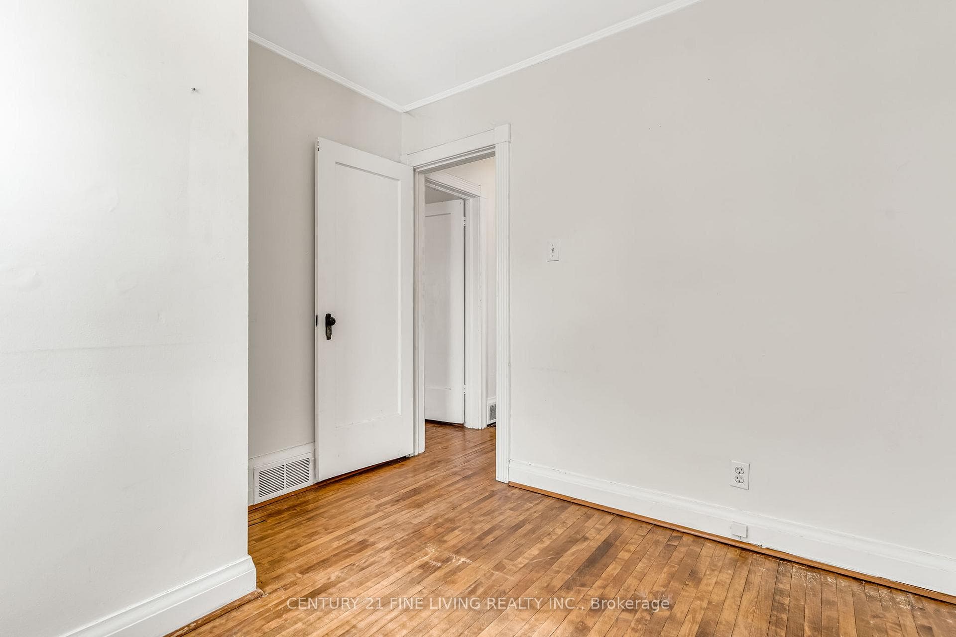 51 Red Deer Avenue photo 24