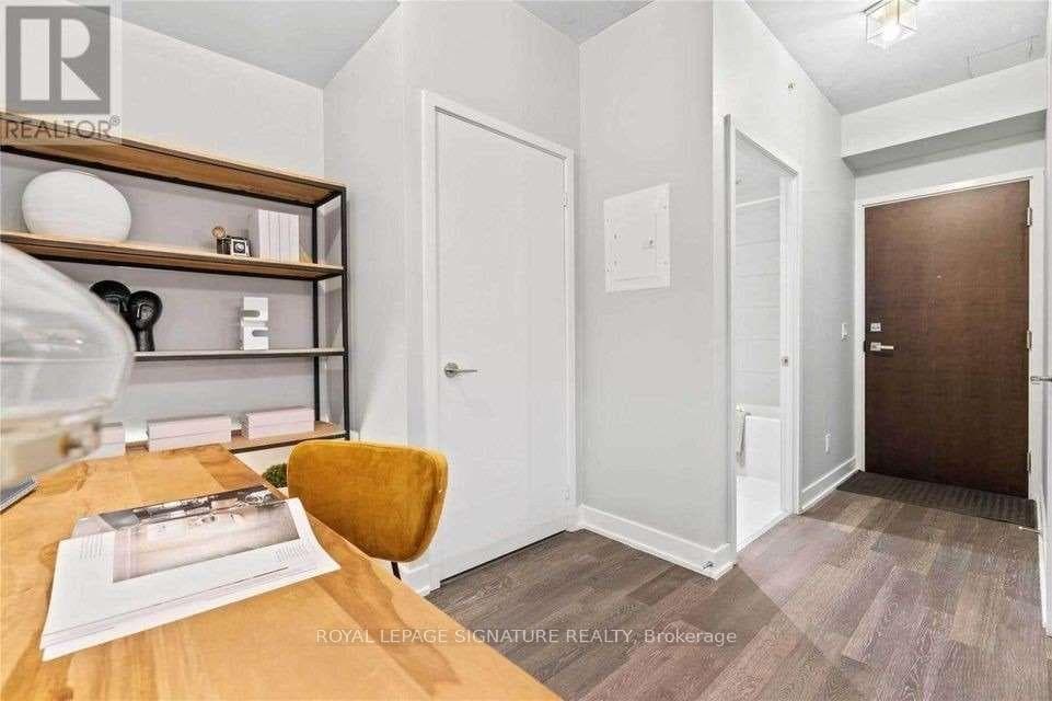1190 Dundas Street Unit 827 photo 18