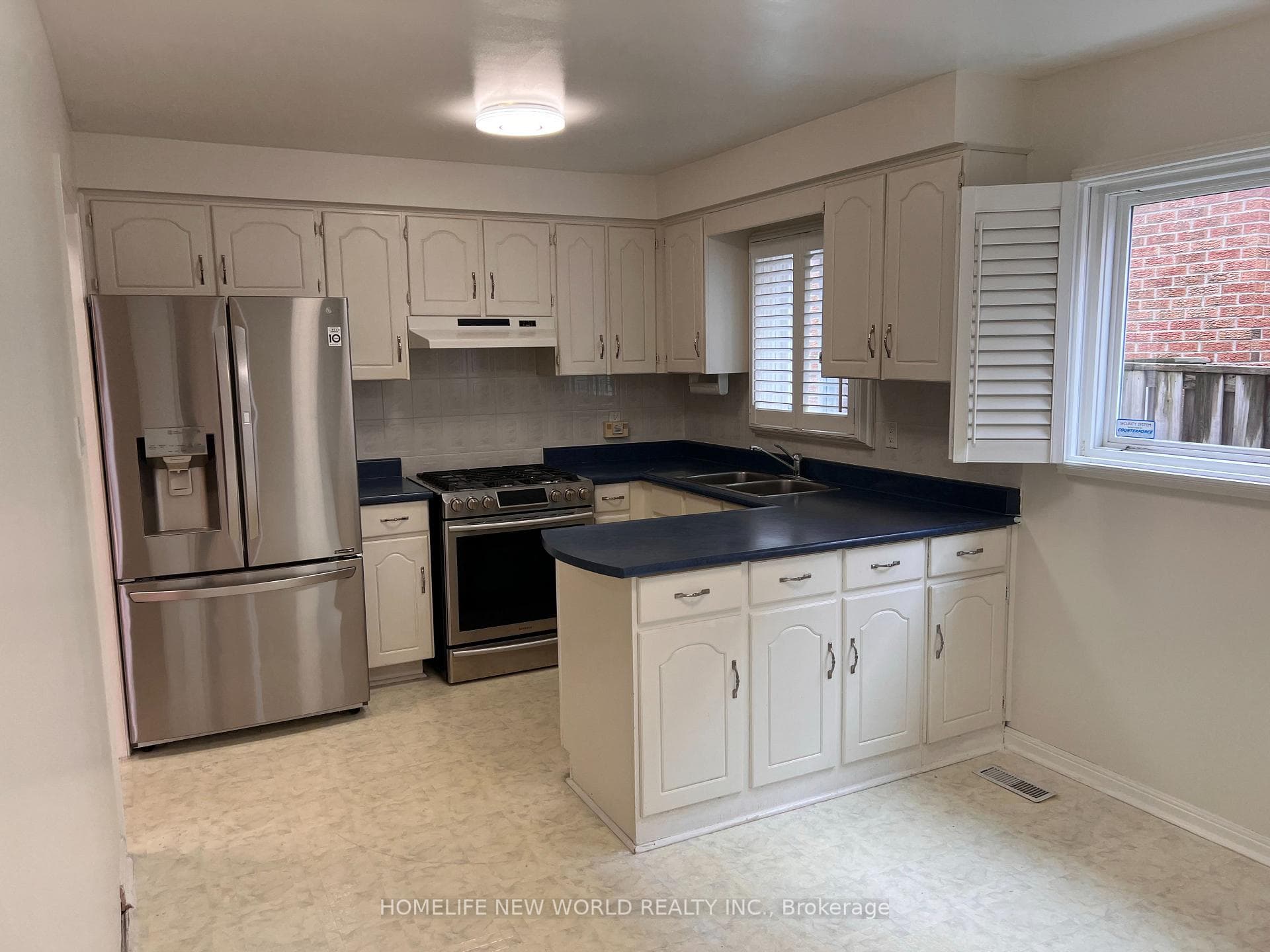 21 Delmark Boulevard photo 4