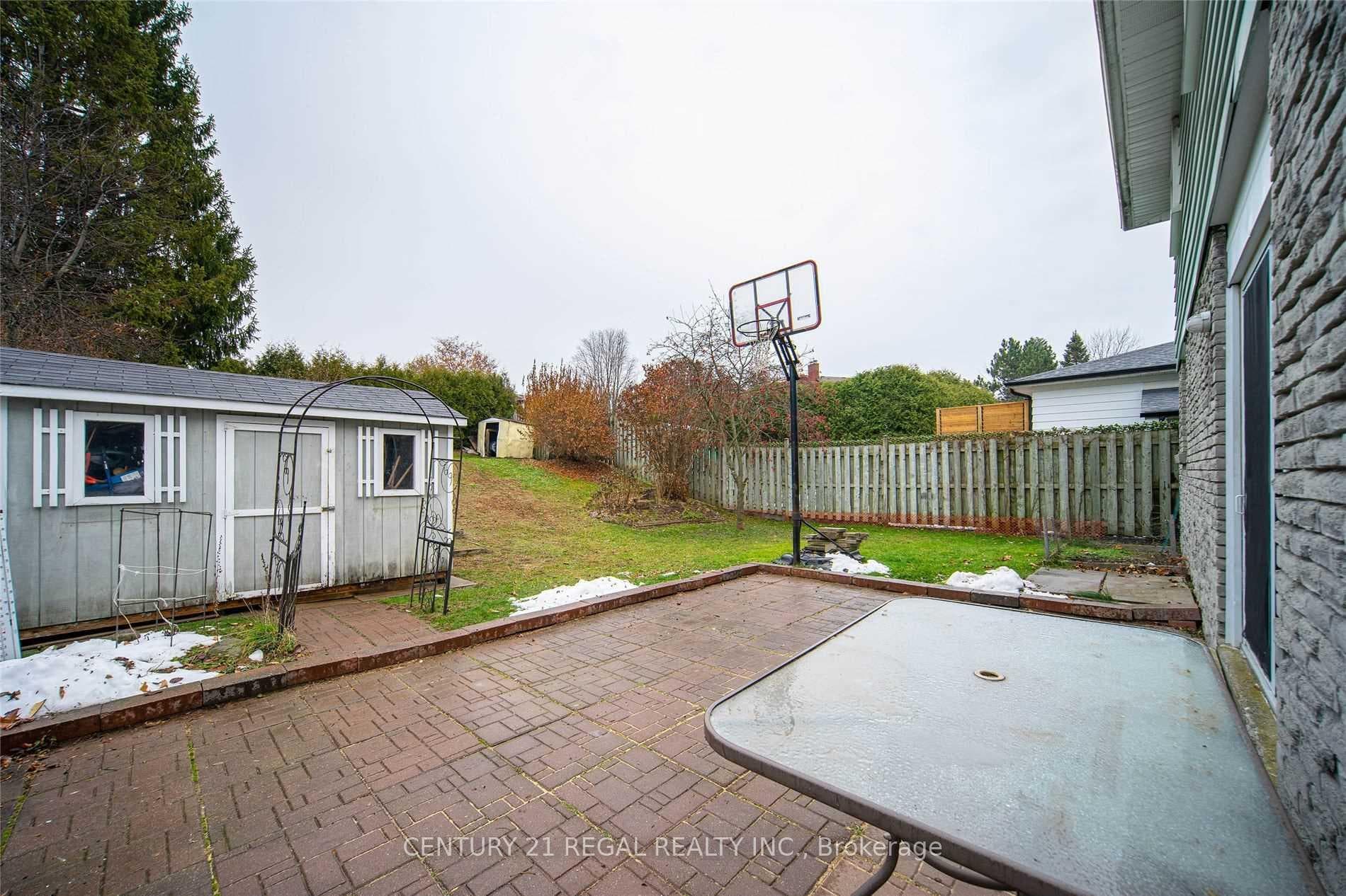 247 Waverly Street photo 25