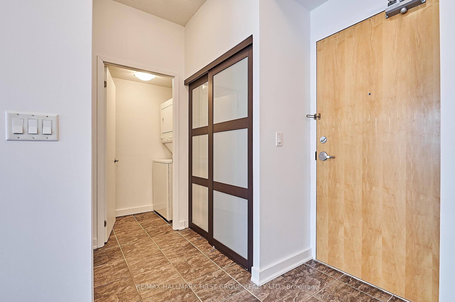 601 Kingston Road Unit 214 photo 13