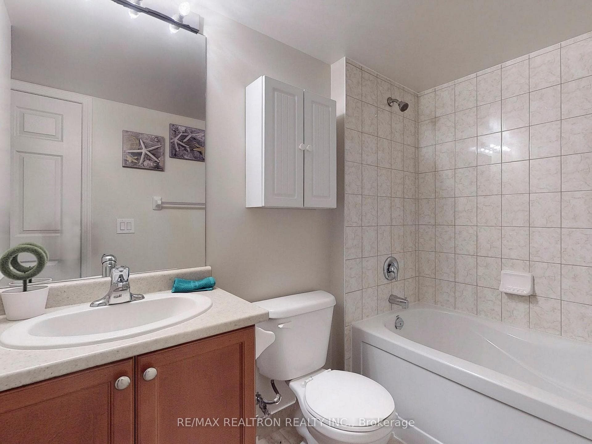 2nd Washroom