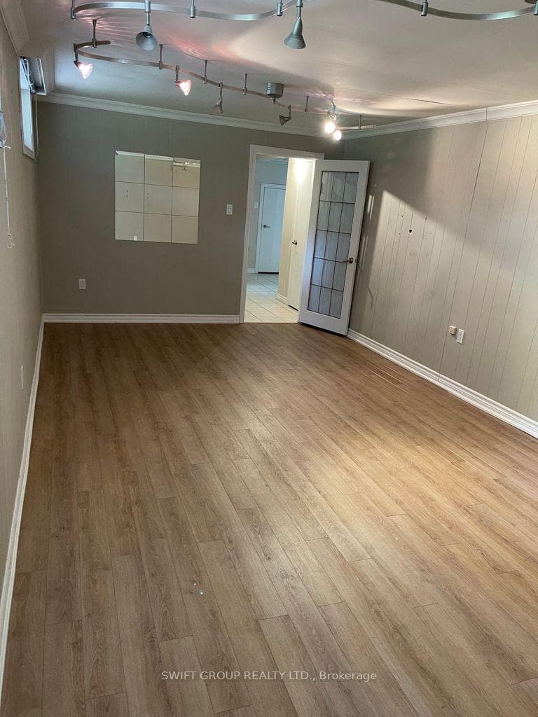 389 Sandhurst Drive photo 17