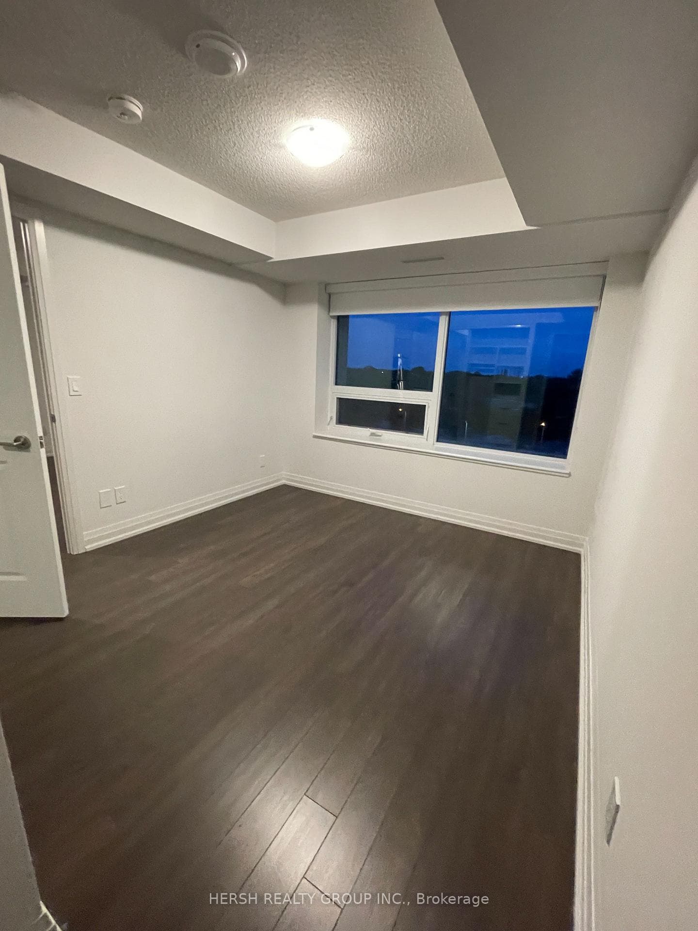 20 Meadowglen Place Unit 523 photo 8