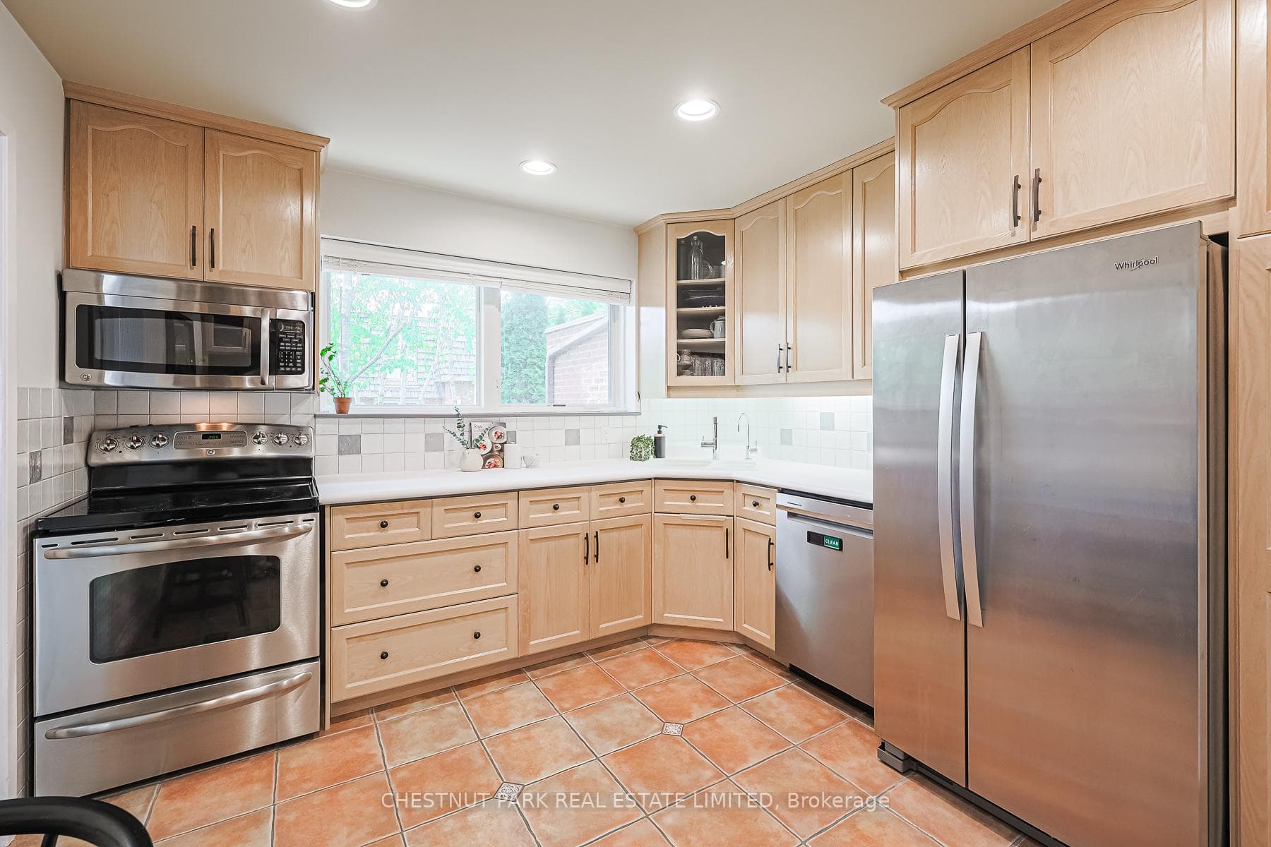 77 Crimson Millway Way photo 21