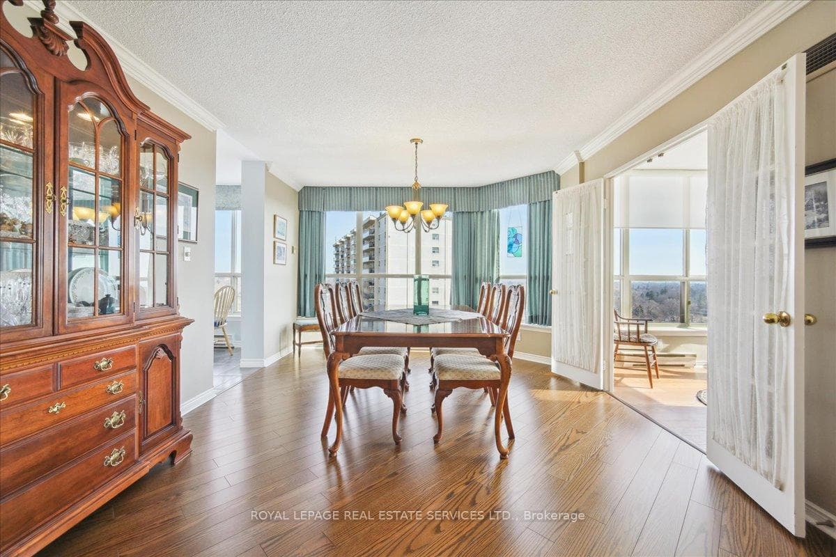 20 Guildwood Parkway Unit 808 photo 7