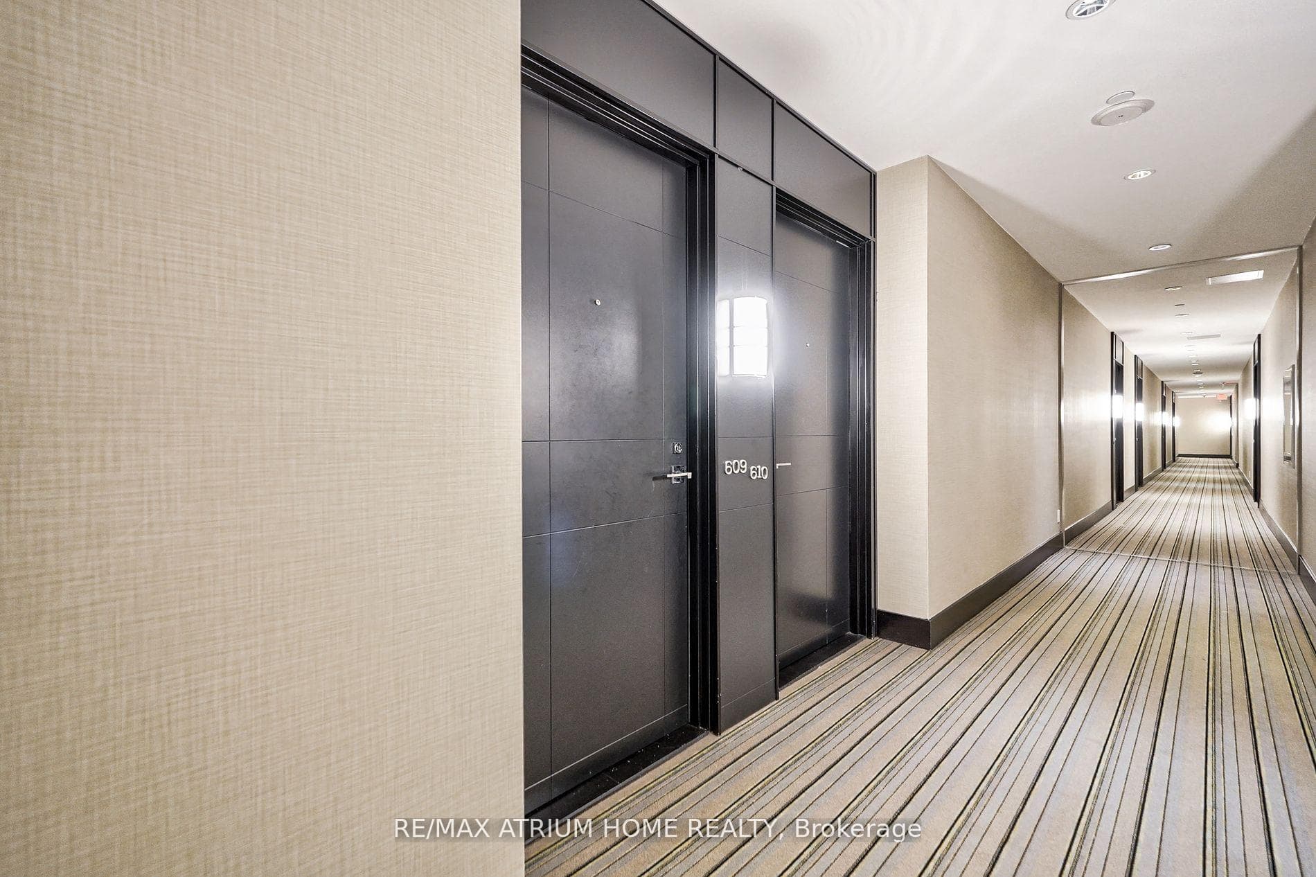 89 Dunfield Avenue Unit 609 photo 8