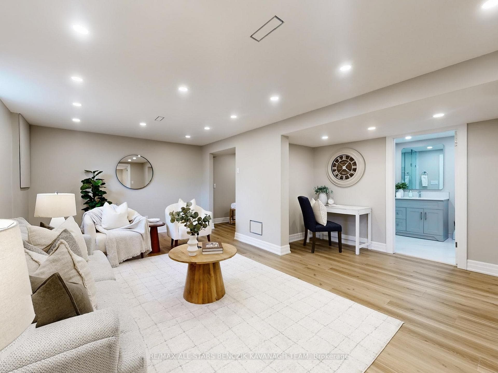 30 Sir Caradoc Place photo 16