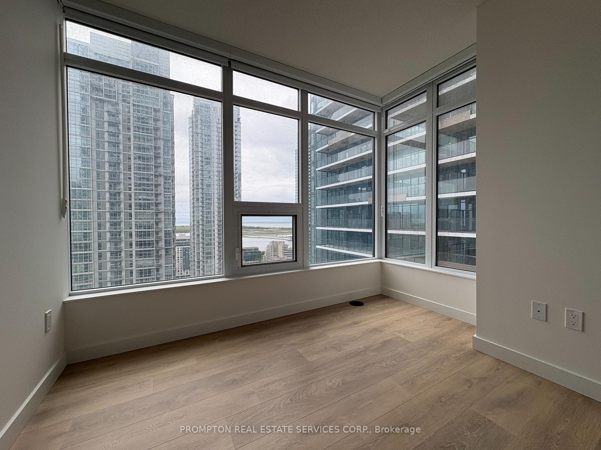 1 Concord Cityplace Way Unit 2510 photo 4