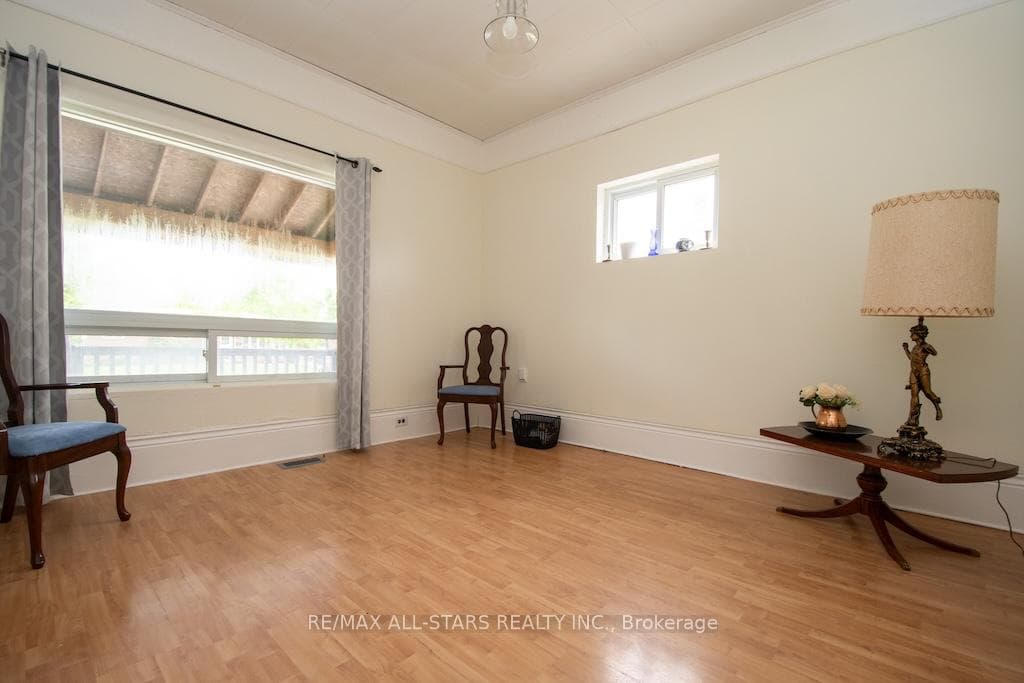 93 Adelaide Street photo 6