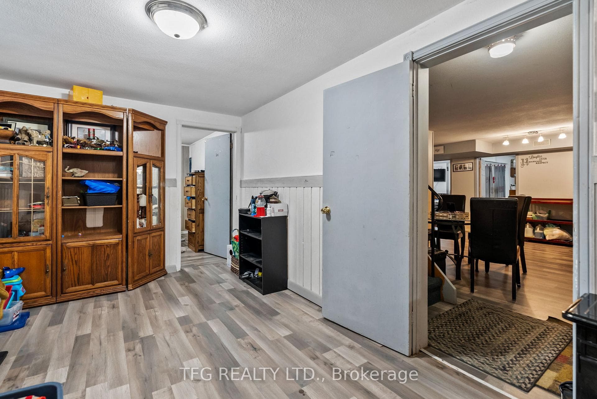 807 Fernhill Boulevard photo 24