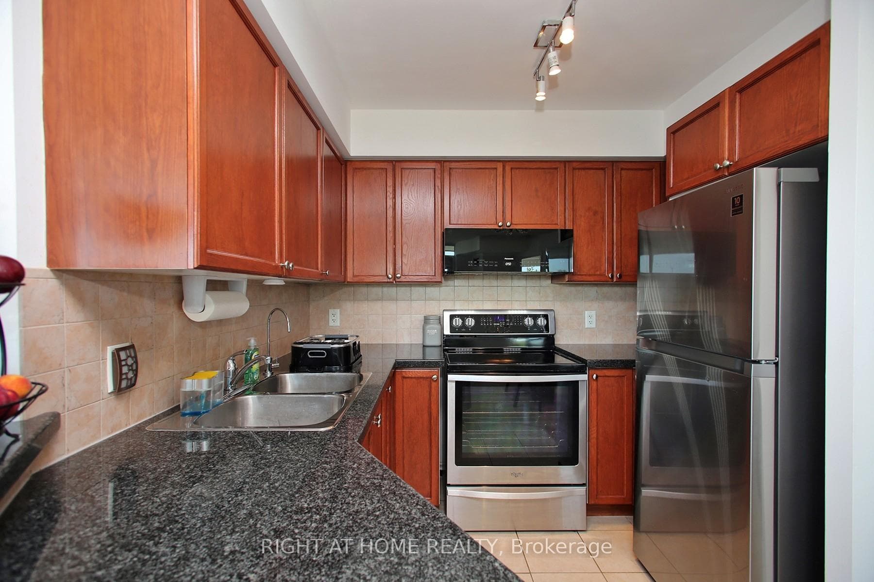 3830 Bathurst Street Unit 505 photo 10