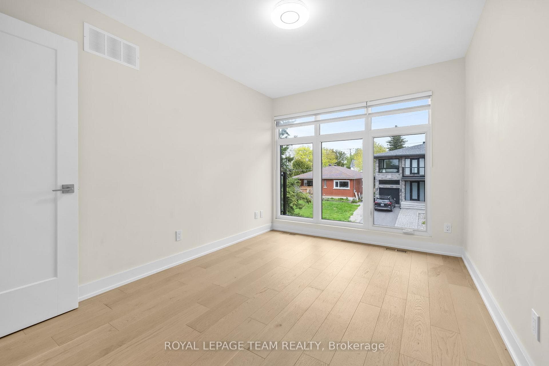 498 Wentworth Avenue photo 22