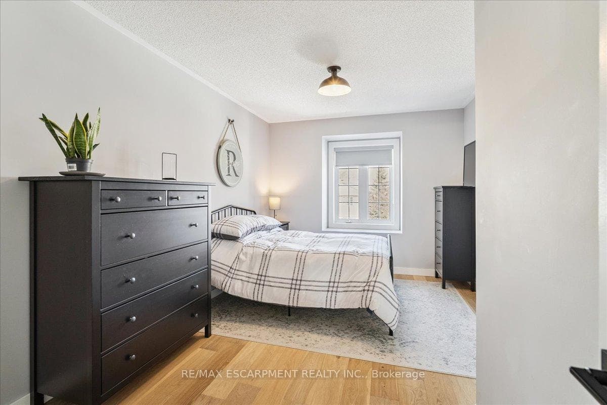 5474 Palmerston Crescent photo 34