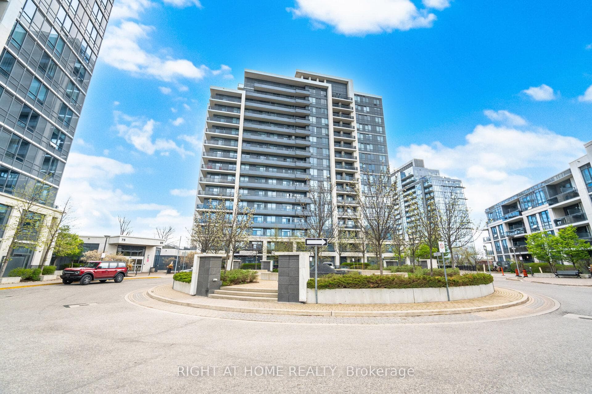 85 North Park Road Unit 612 photo 1