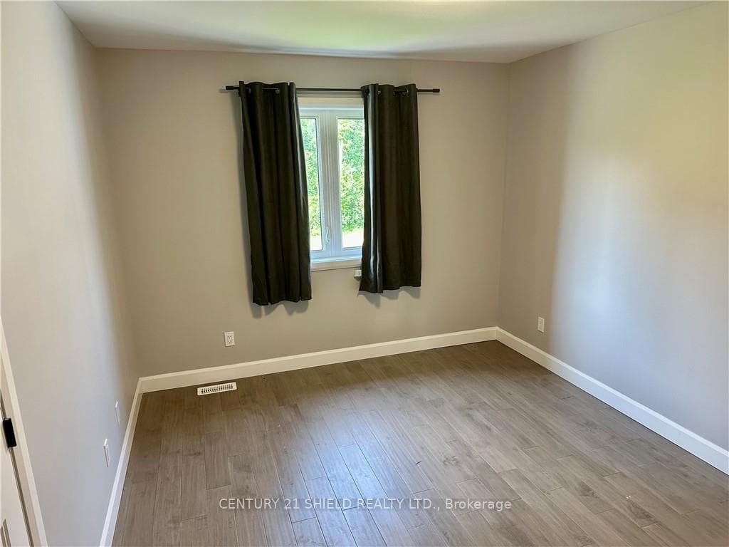 26 PORTLAND Drive photo 6