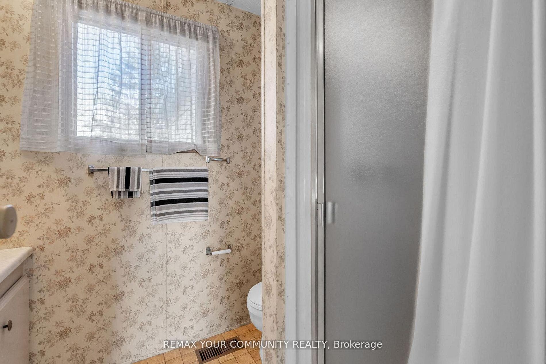 22 Emery Court photo 37