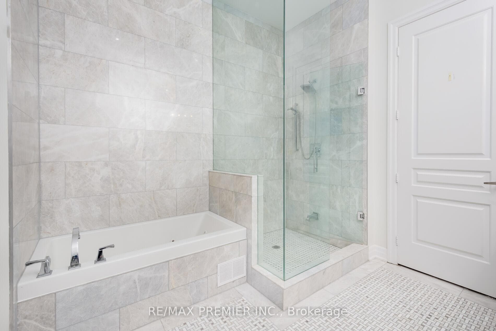 9255 Jane Street Unit PH 04 photo 26