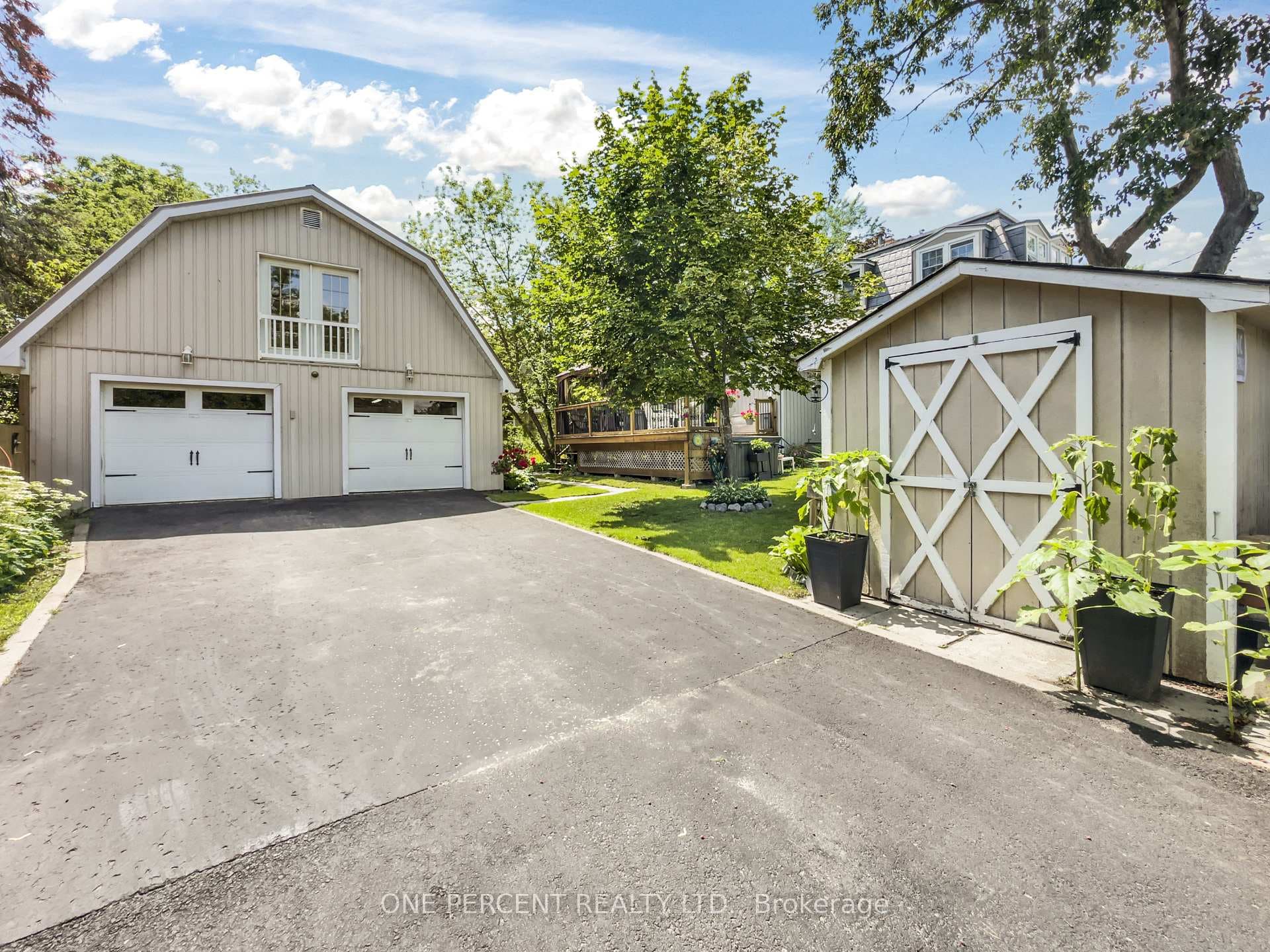 104 DUNDAS Street photo 29
