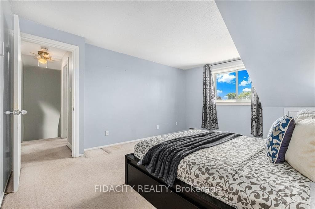 778 ST ANDRE Drive Unit 22B photo 18