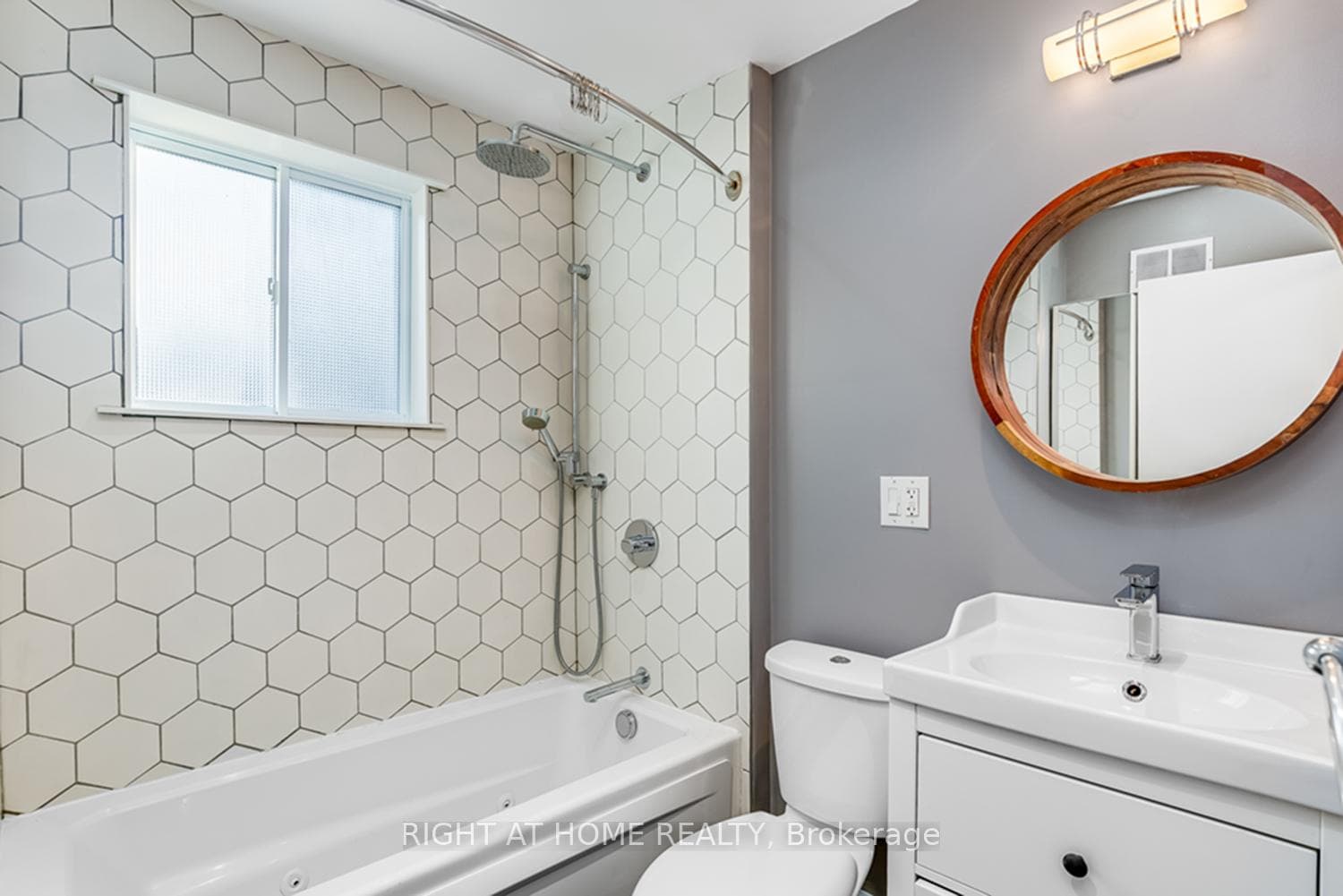 8 Irmac Court photo 13