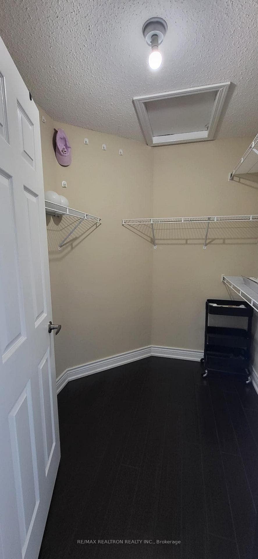 207 Dymott Avenue photo 11