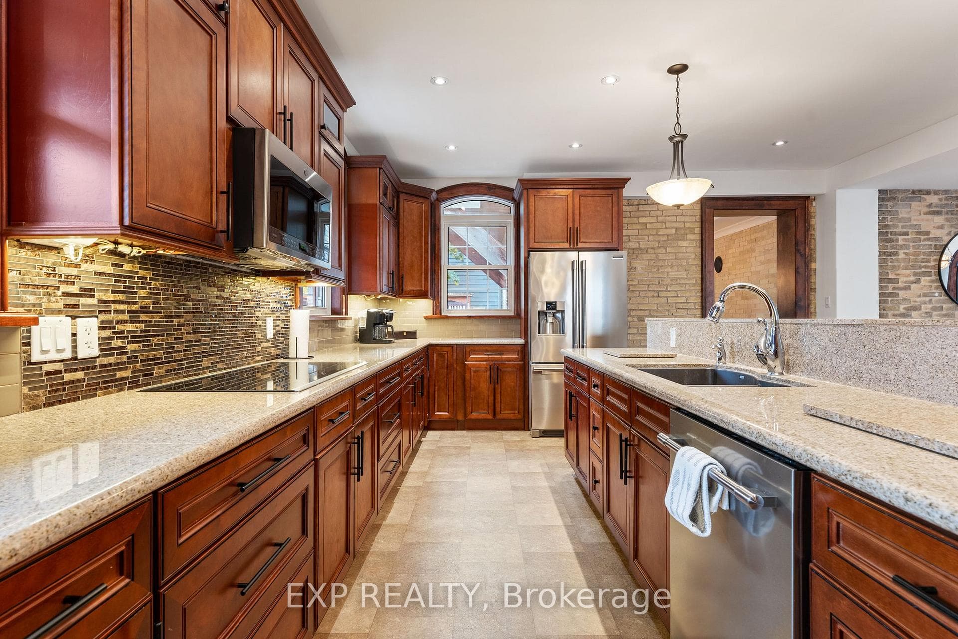 64 Avondale Avenue photo 15