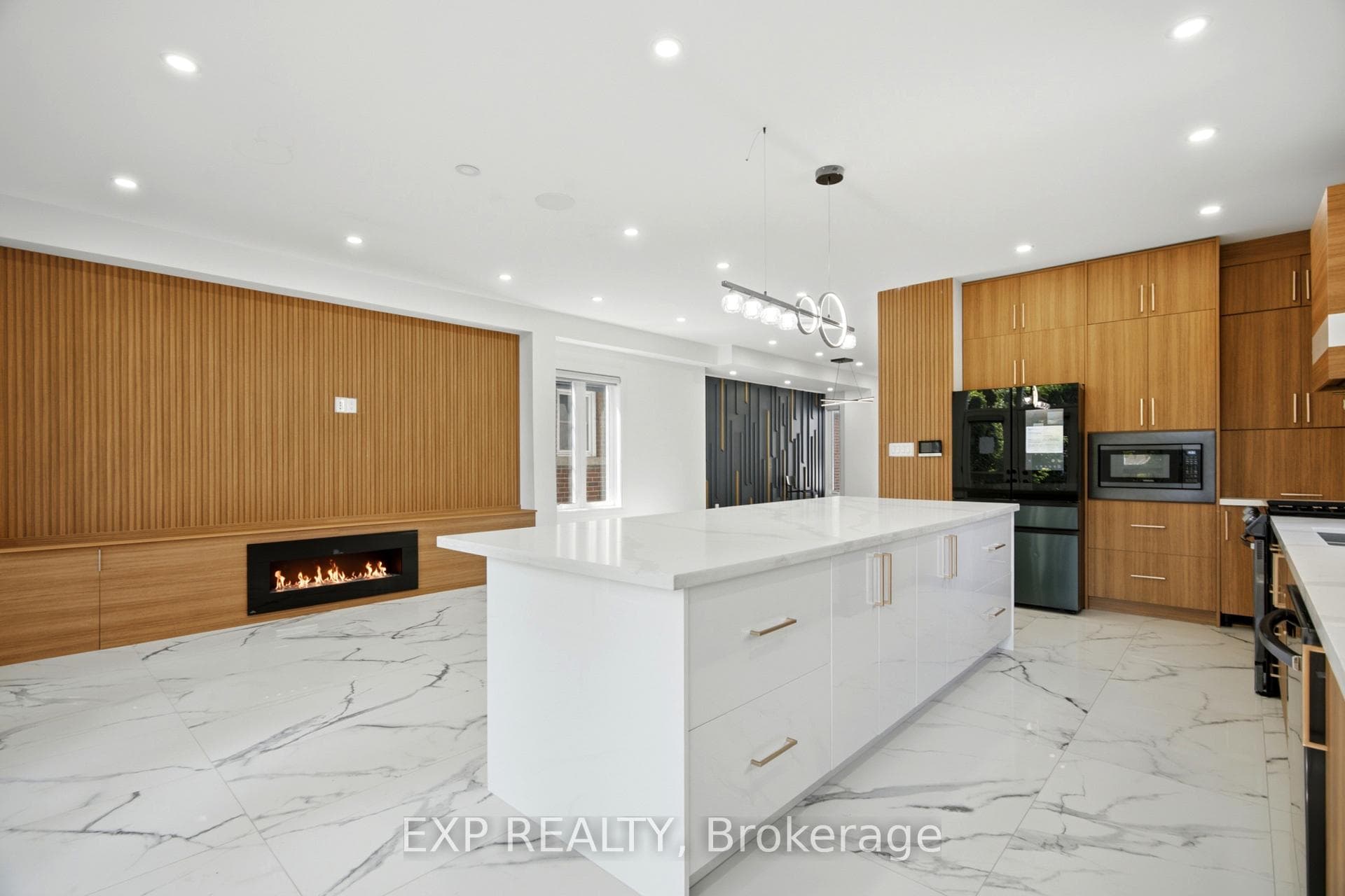 83 Kalmar Avenue photo 13