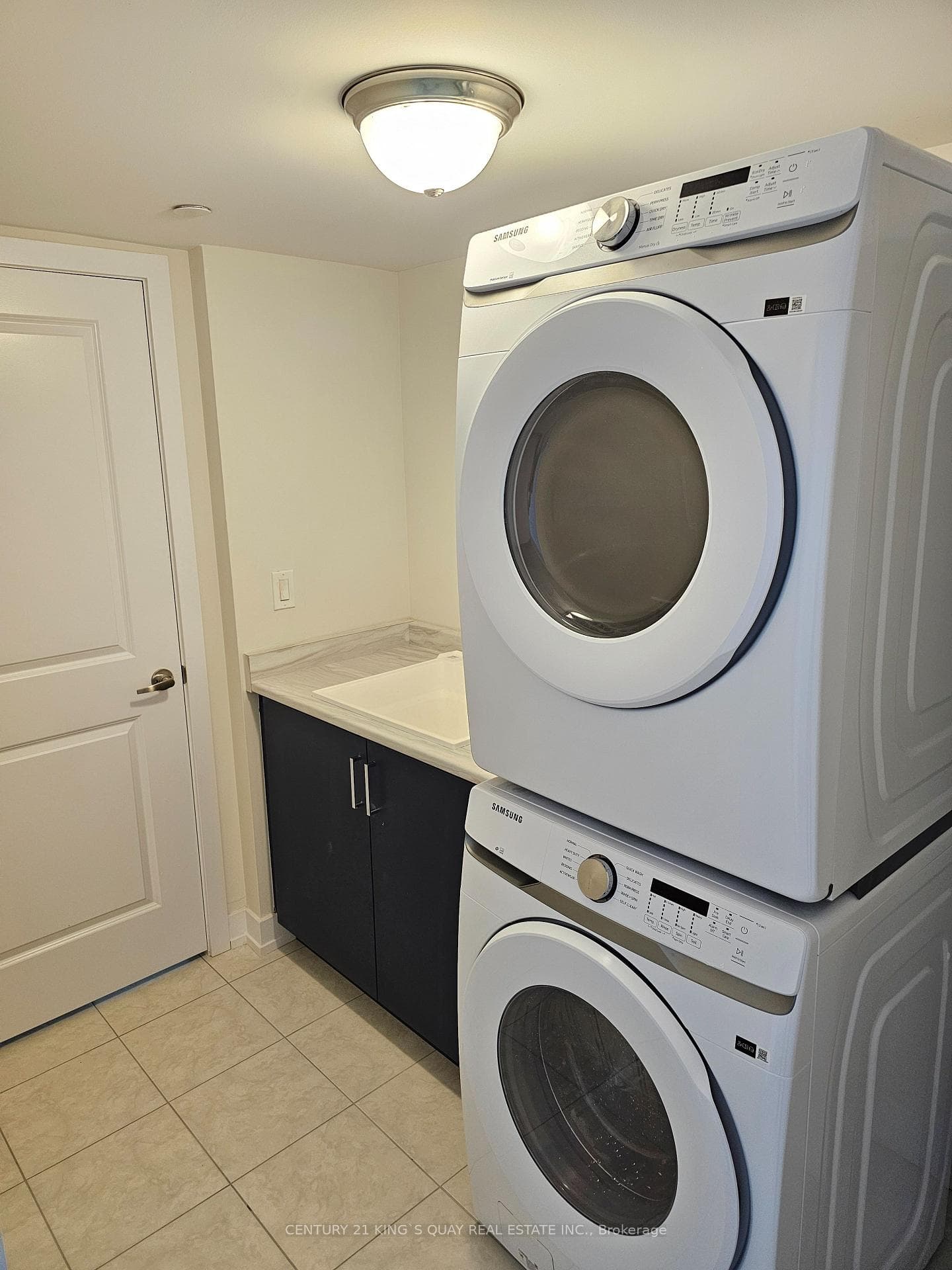 14 credit Lane photo 19