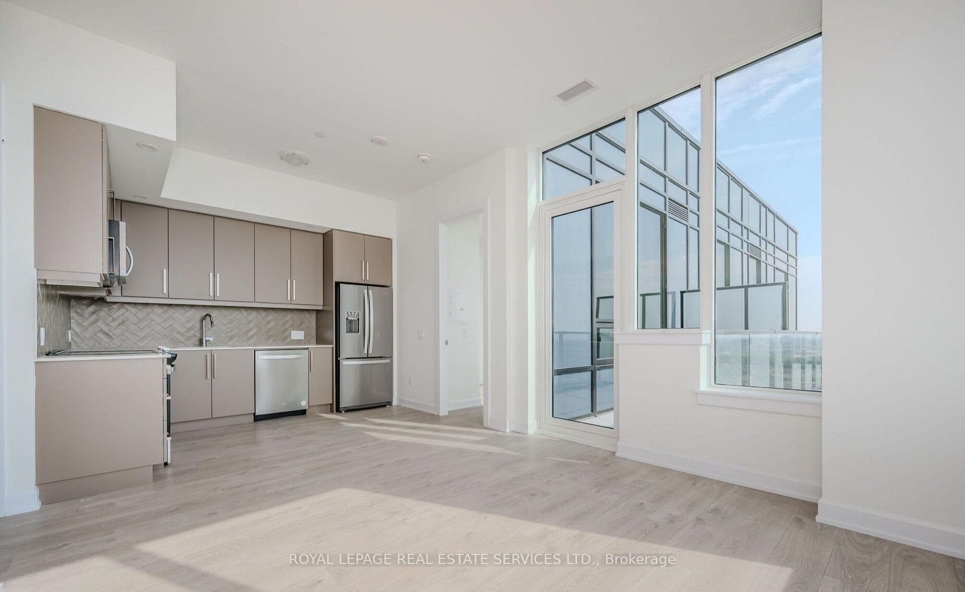 3220 William Coltson Avenue Unit 2201 photo 9