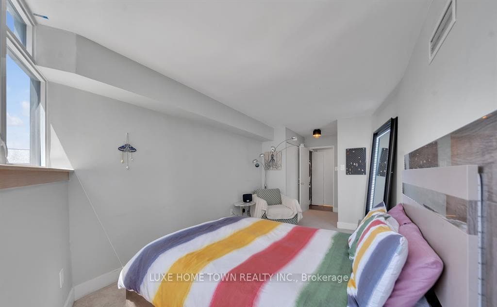 1055 Bay Street Unit 308 photo 19